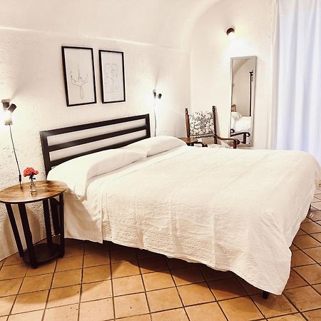 Stecado Caste - Dimora Storica Nel Cuore Del Paese Dolceacqua Buitenkant foto