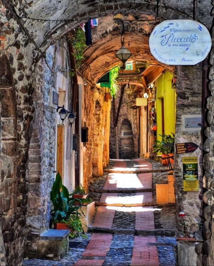 Stecado Caste - Dimora Storica Nel Cuore Del Paese Dolceacqua Buitenkant foto